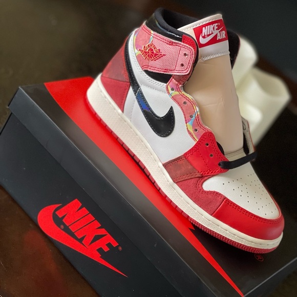 Jordan 1 High Spider-Man - Picture 2 of 3